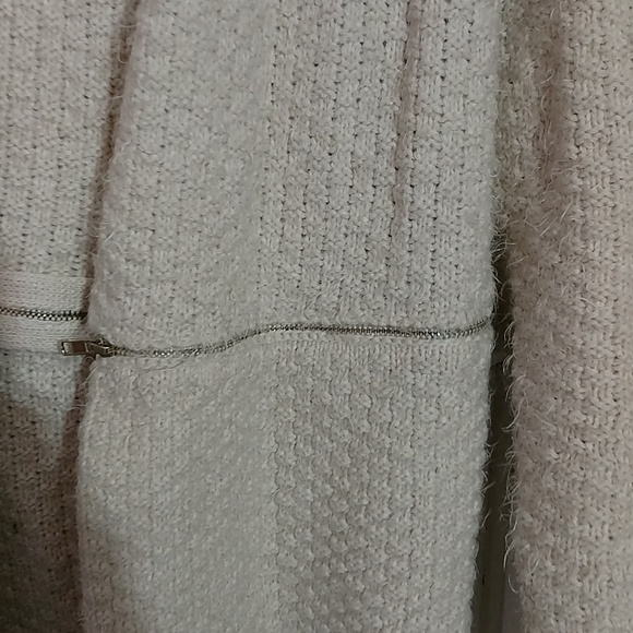 BLVD sweater - Picture 2 of 2